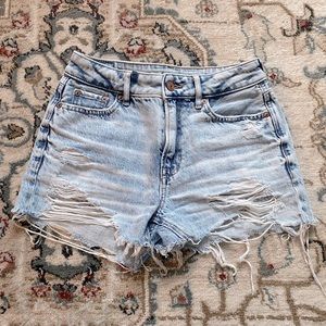 American Eagle Tomgirl Denim Short - Light Wash